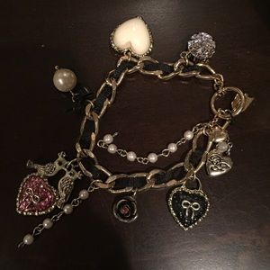 Betsey Johnson Charm Bracelet (20$ ONLY TODAY)