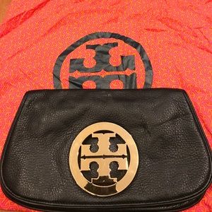 ⭐️Tory Burch Clutch