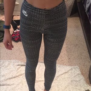 Black and White Nike Athletic Workout Leggings XS