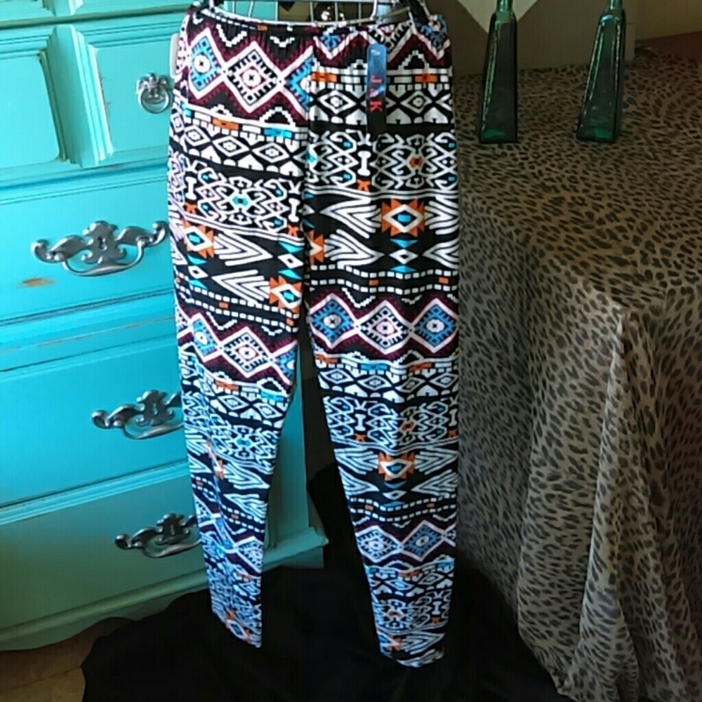 ⏬$23 NWT J&K leggings one size