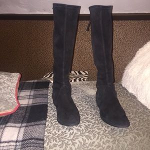 Stewart Weitzman Kneezie