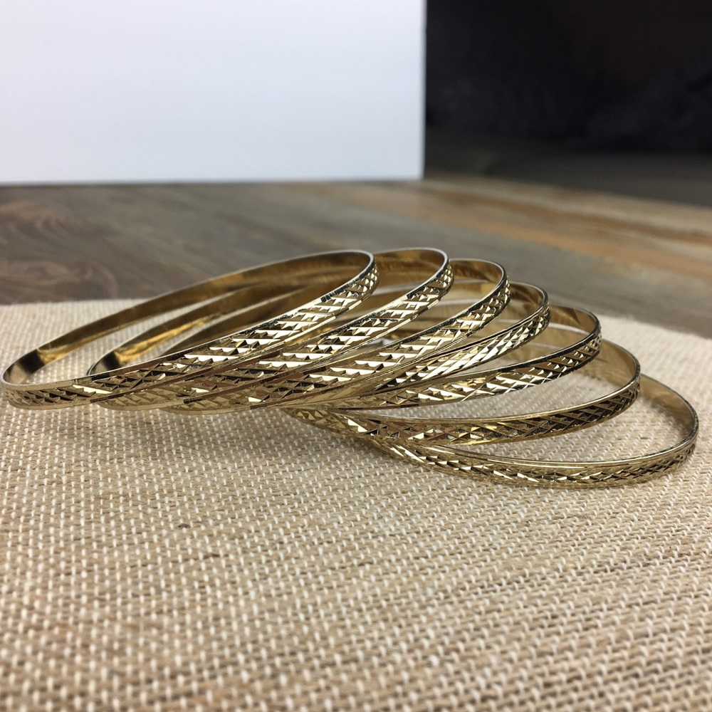 Beautiful 7 days bangle set