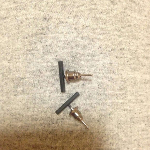 "Raise The Bar" Black Bar earrings-Dainty delicate - Picture 3 of 5