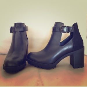 Zara booties 🖤