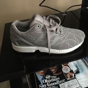 Men size 7 grey adidas sneakers! Very comfortable!