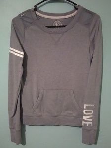 Long-sleeve grey shirt