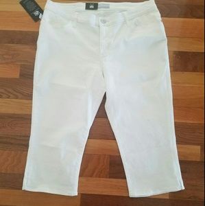 Rock And Republic Womens Jeans Size 16 retails 72