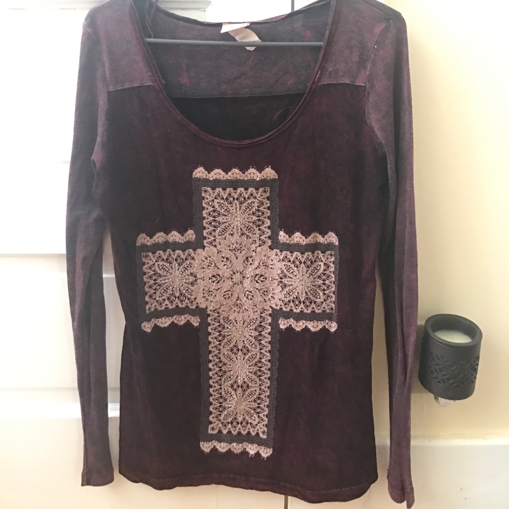 Day trip shirt size medium and stretchy