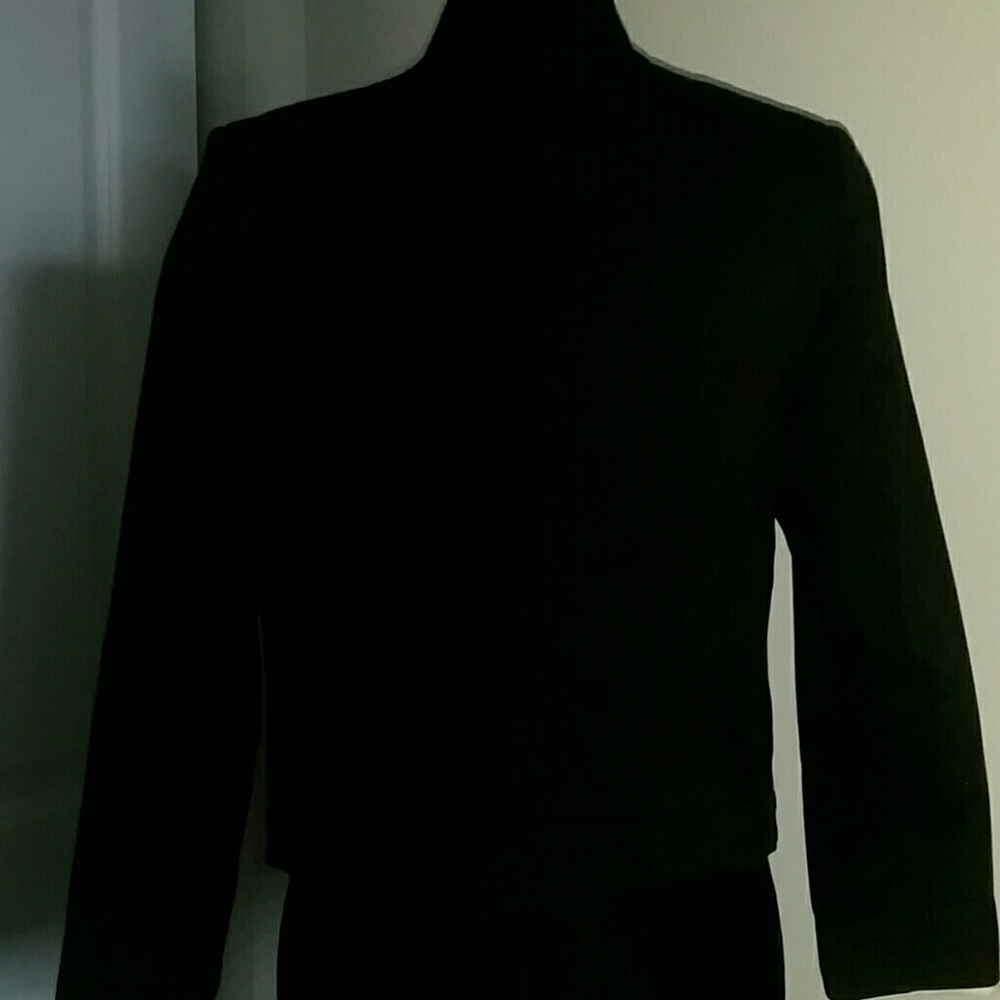 Identify Black Buttoned Blazer Jacket - image 2