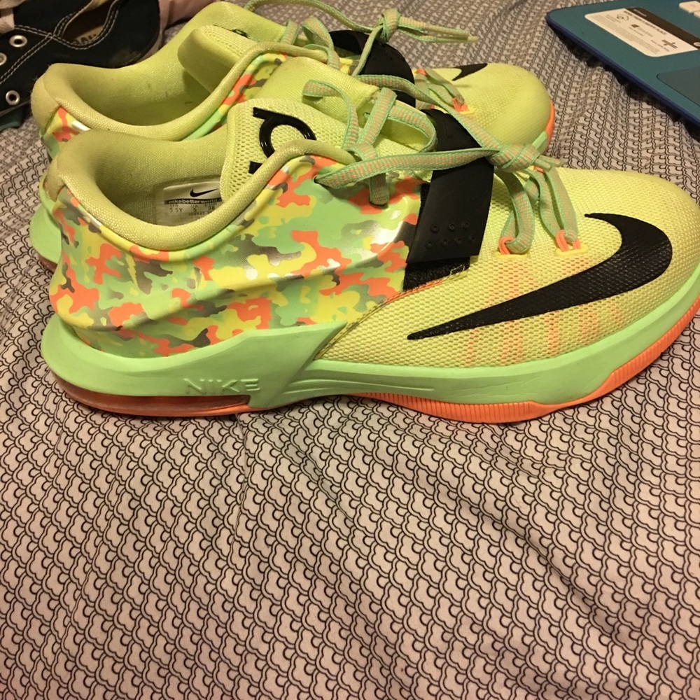 Kevin Durant size 5.5y