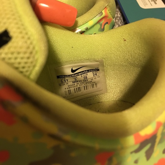 Kevin Durant size 5.5y - Picture 4 of 4