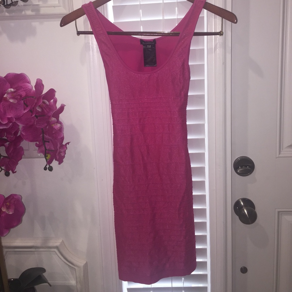 BeBe: Fuchsia/Pink Ribbed Dress w/Back Cut Out, S
