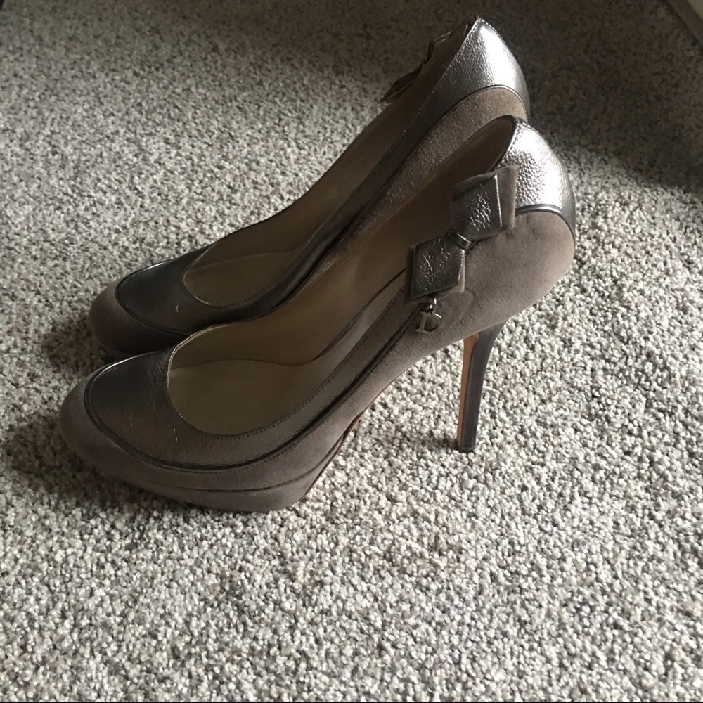 Christian Dior tawny suede and leather heels - Picture 2 of 4