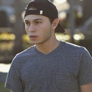 Meet your Posher, Dustin