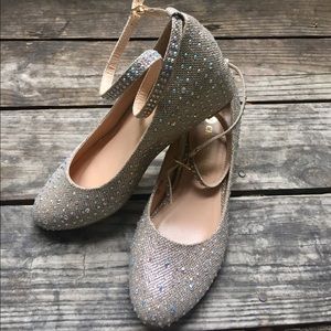 Closed-Toe Champagne Sparkly Wedges