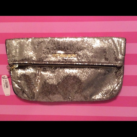 Victoria's Secret Handbags - 🌺BRAND NEW-VICTORY SECRET CLUTCH OR COSMETIC BAG