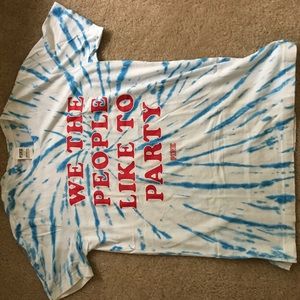 NWT "we the people like to party" VS tshirt
