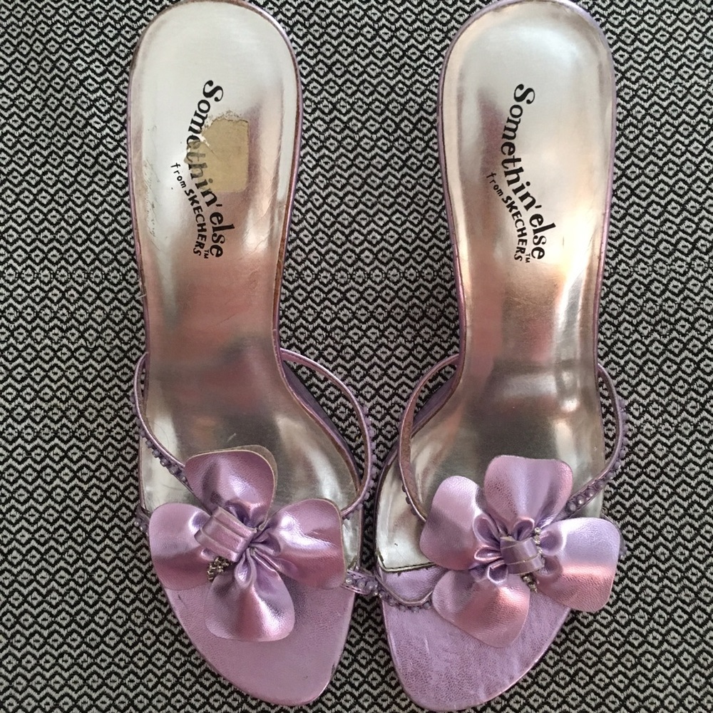•Fun + Cute Purple Heels•