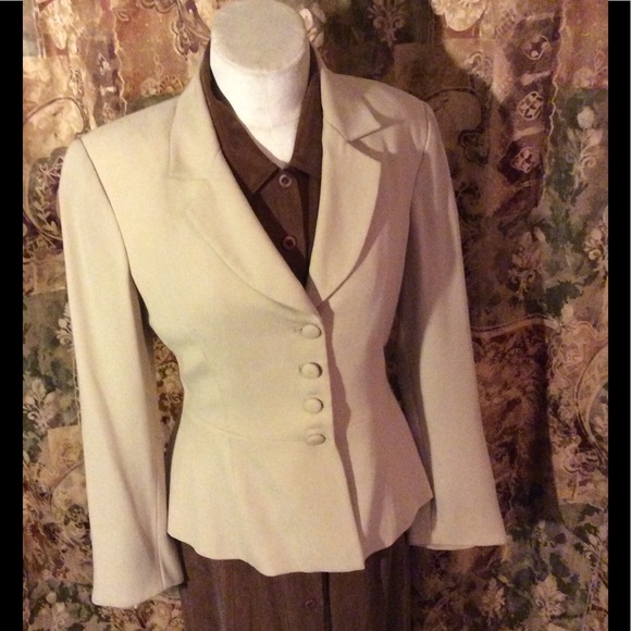 iris Jackets & Blazers - Vtg classy beige jacket by IRIS