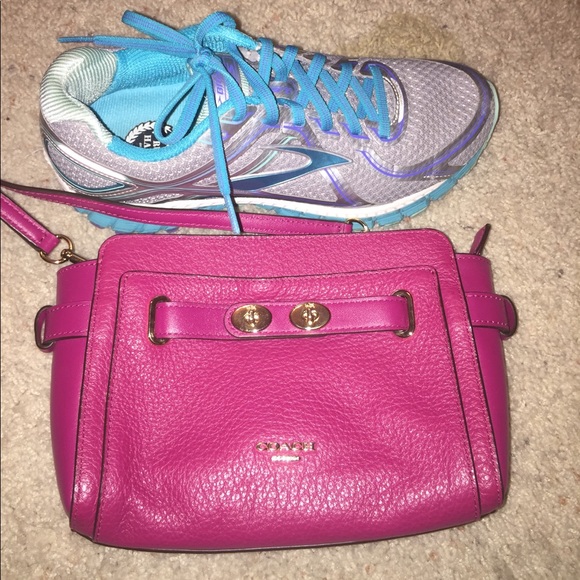 Hot pink coach purse and matching wallet - Picture 4 of 4