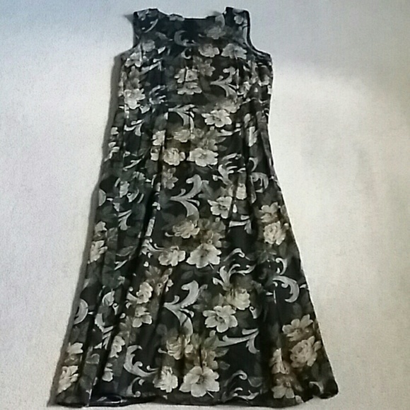 Dress - Picture 1 of 1