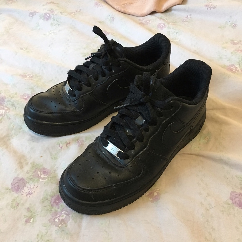 Women's Black nike Air Force 1's