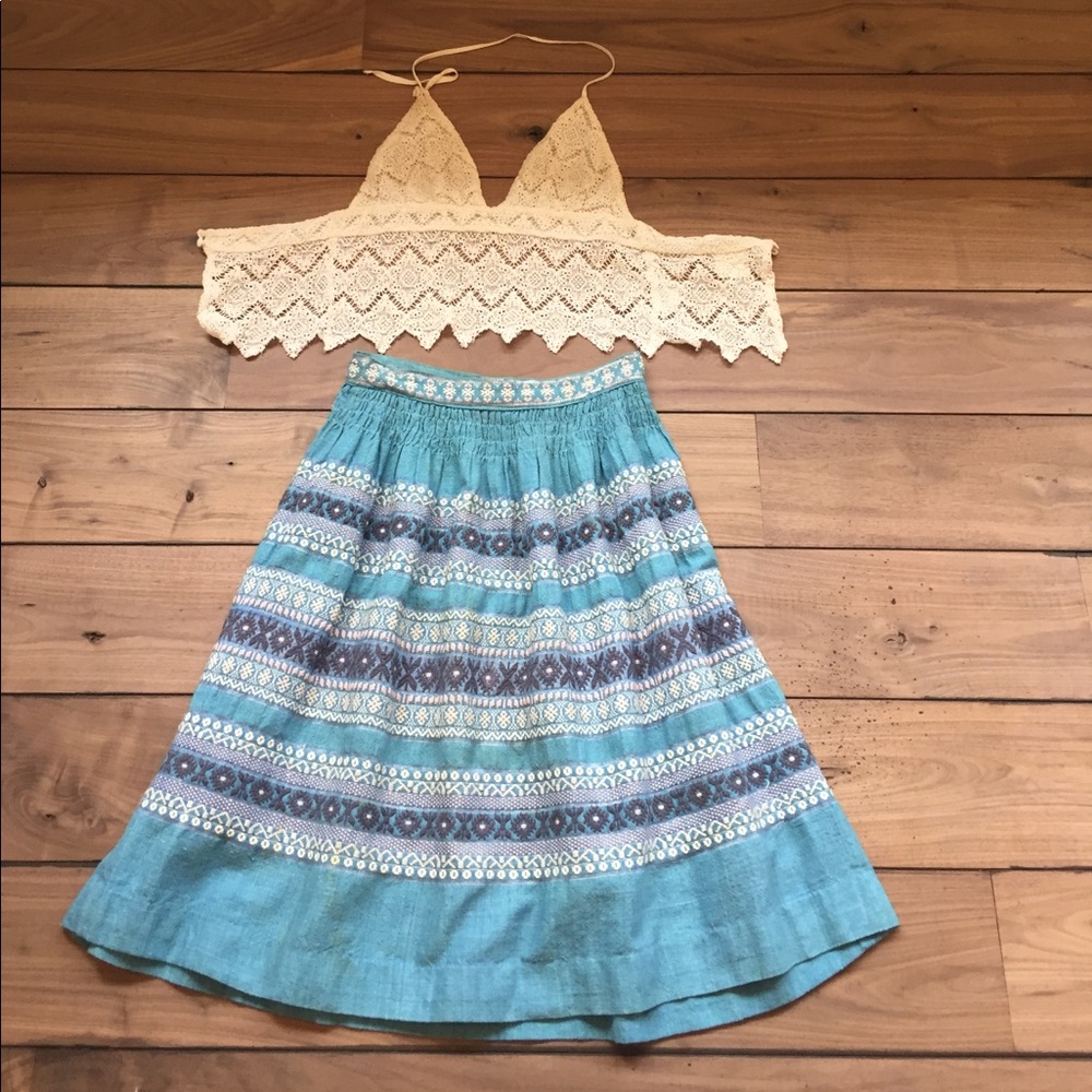 1960's vintage embroidered high-waisted skirt