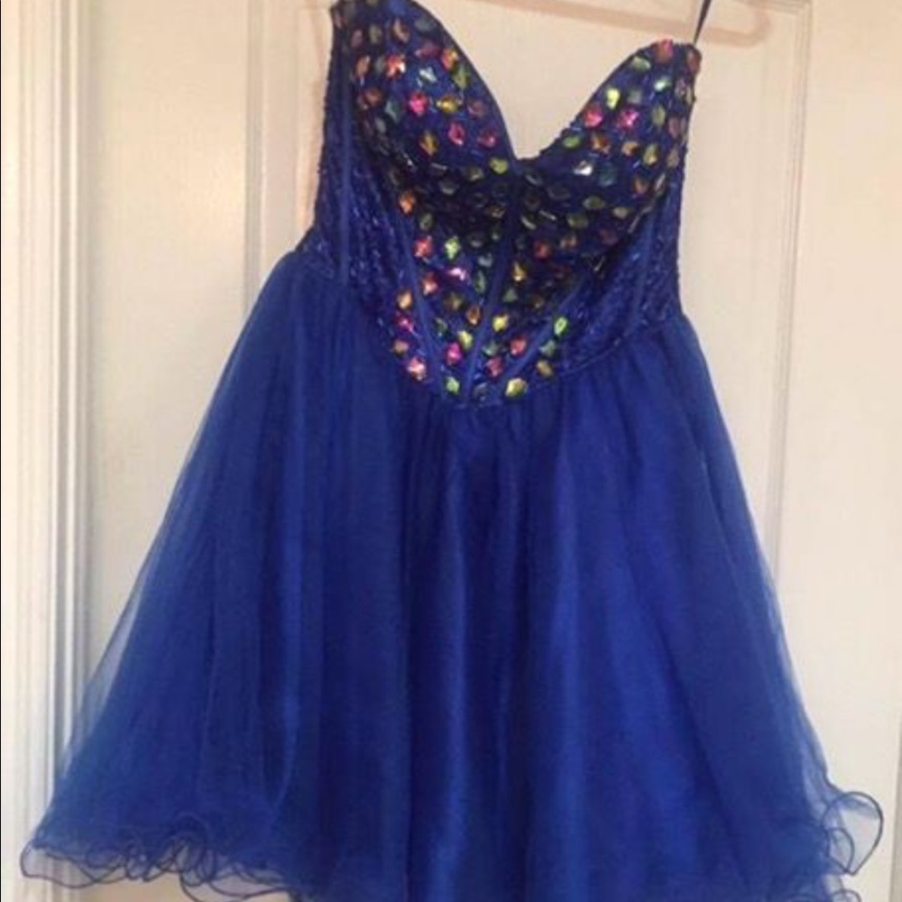 Short dress
