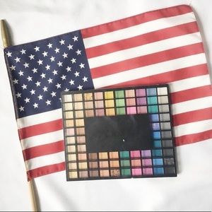 Elf eye shadow pallet💕🇺🇸