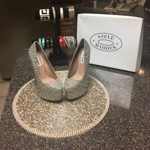 Steve Madden heels (dyvinal pewter multi)