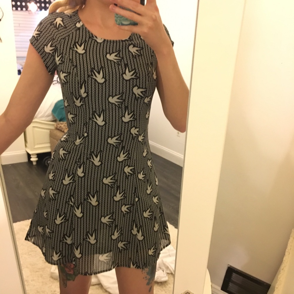 Bird pattern dress 👗🕊