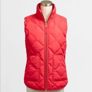 J.Crew women's small pink puffer vest! 💘