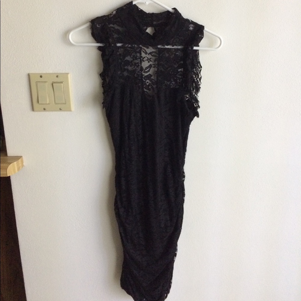 ♻️♻️DONATED ♻️♻️ Black lace party dress
