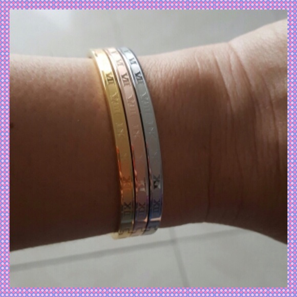 🌼3-Piece Roman Numeral Bangle Bracelets🌼 - Picture 4 of 7