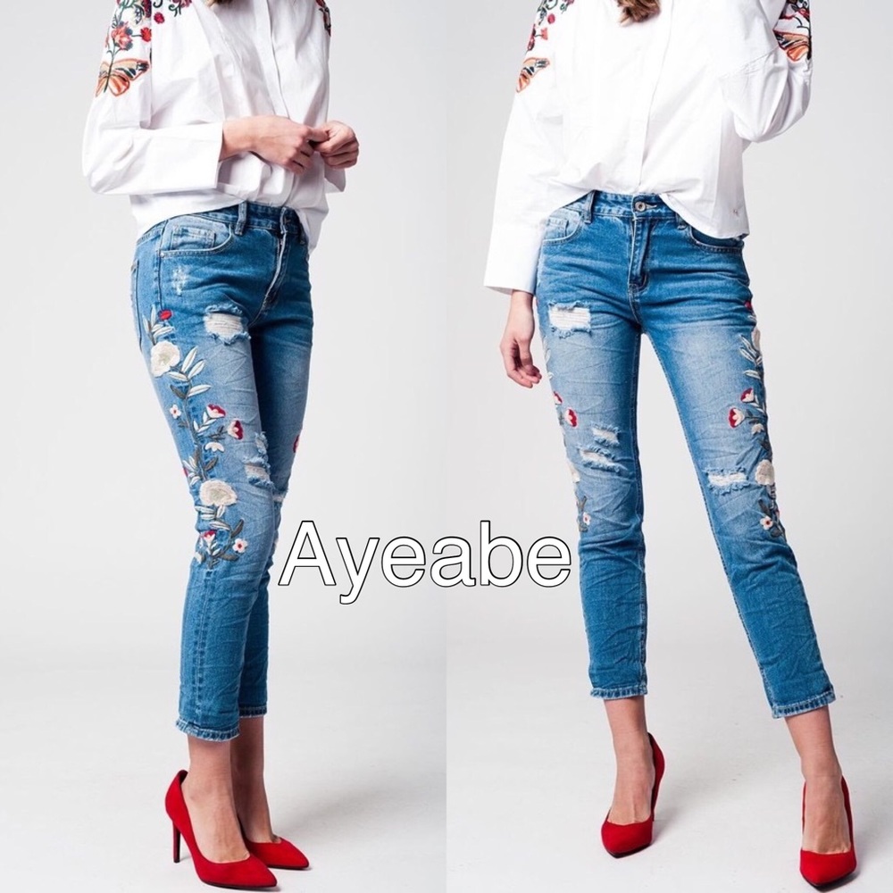Distressed skinny denim jean embroidered M sold - Picture 3 of 4