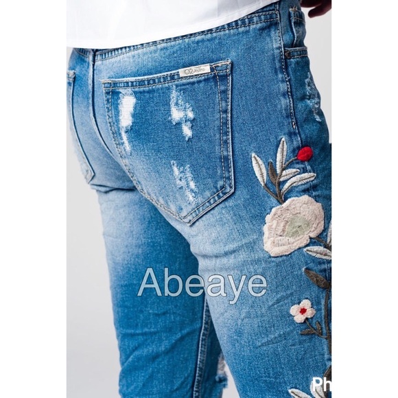 Distressed skinny denim jean embroidered M sold - Picture 4 of 4
