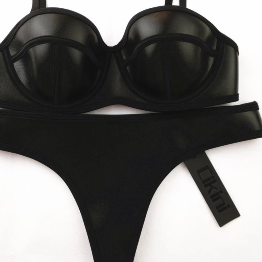 SEXY BLACK NEOPRENE CHEEKY - Picture 2 of 7