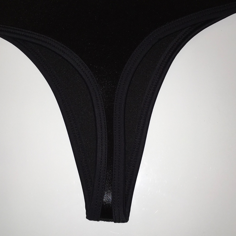 SEXY BLACK NEOPRENE CHEEKY - Picture 7 of 7