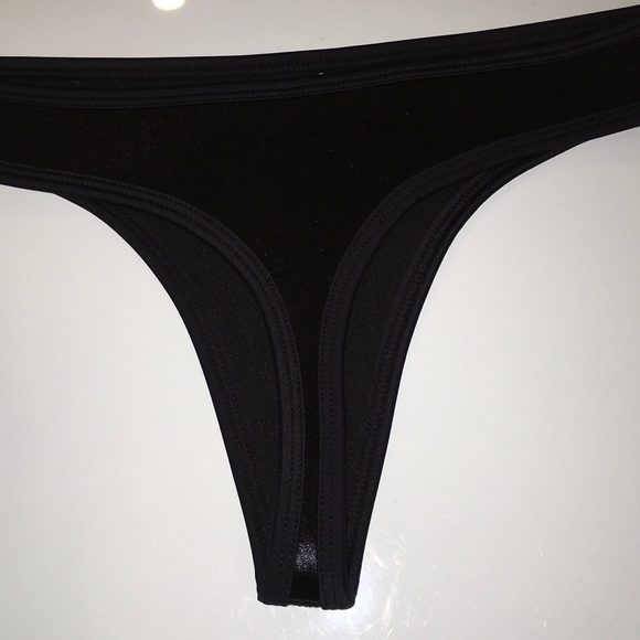 SEXY BLACK NEOPRENE CHEEKY - Picture 6 of 7