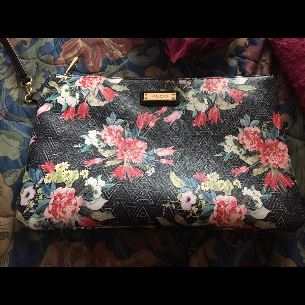 Aldo clutch