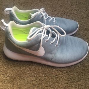 Nike Grey Roshe Size 7