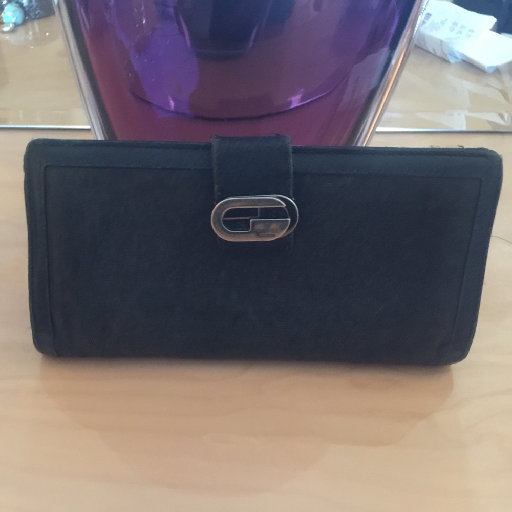 AUTHENTIC GUCCI WALLET