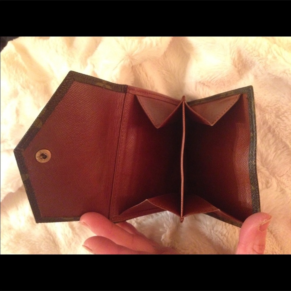 Authentic Louis Vuitton trifold wallet - Picture 5 of 5