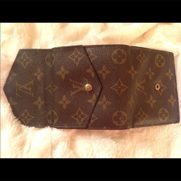 Authentic Louis Vuitton trifold wallet - Picture 2 of 5