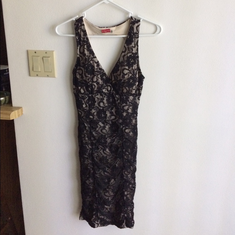♻️♻️DONATED ♻️♻️ Lace party dress