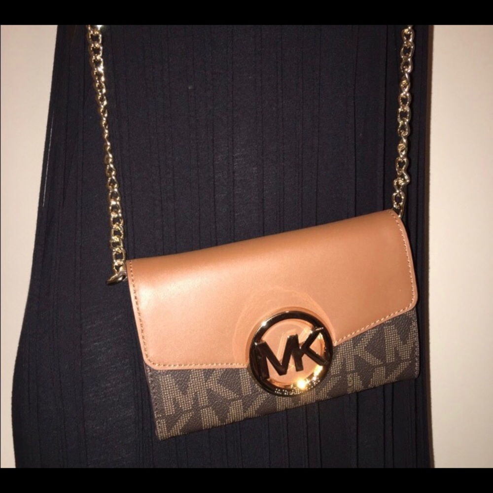 New Authentic Michael Kors wallet cross bag