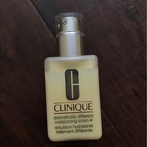 Clinique Dramatically Moisturizing Lotion