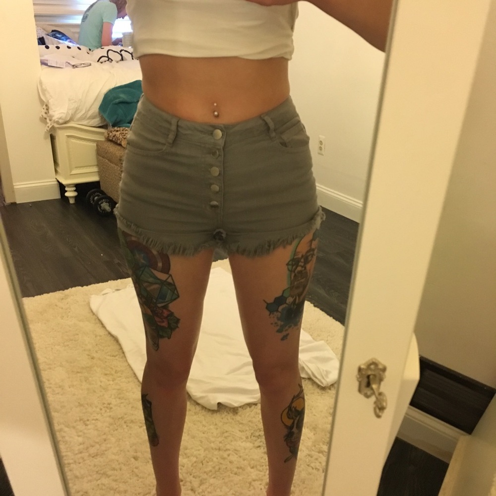 Gray high-waisted shorts!!