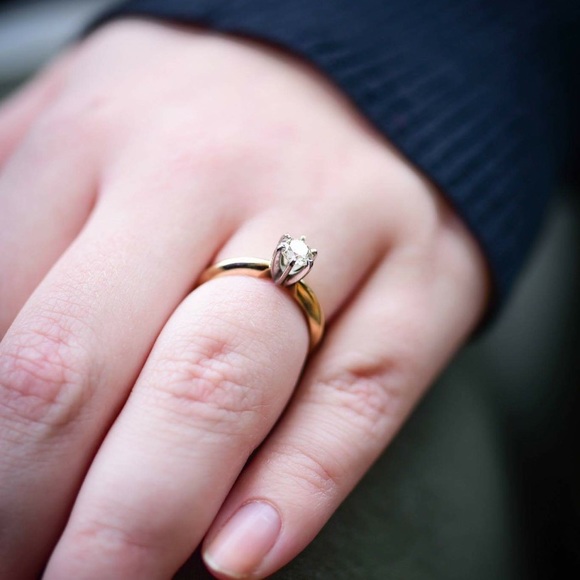 14 k gold engagement ring size 6 - Picture 1 of 3