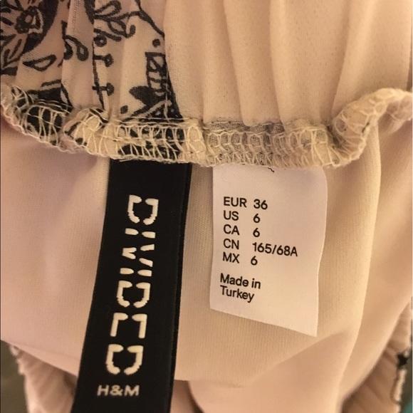 Sheer high-low skull skirt 🖤💀 - Picture 4 of 4